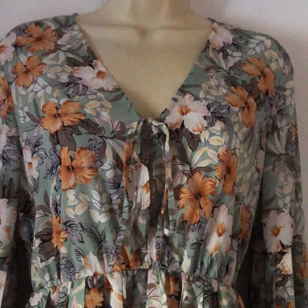 Woman’s fall Floral office siren pleated multi Colored Tiered dress - Picture 3 of 12